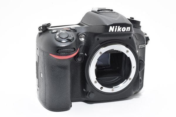 ニコン Nikon D7200 ボディ 元箱付き 《ショット数16796回》