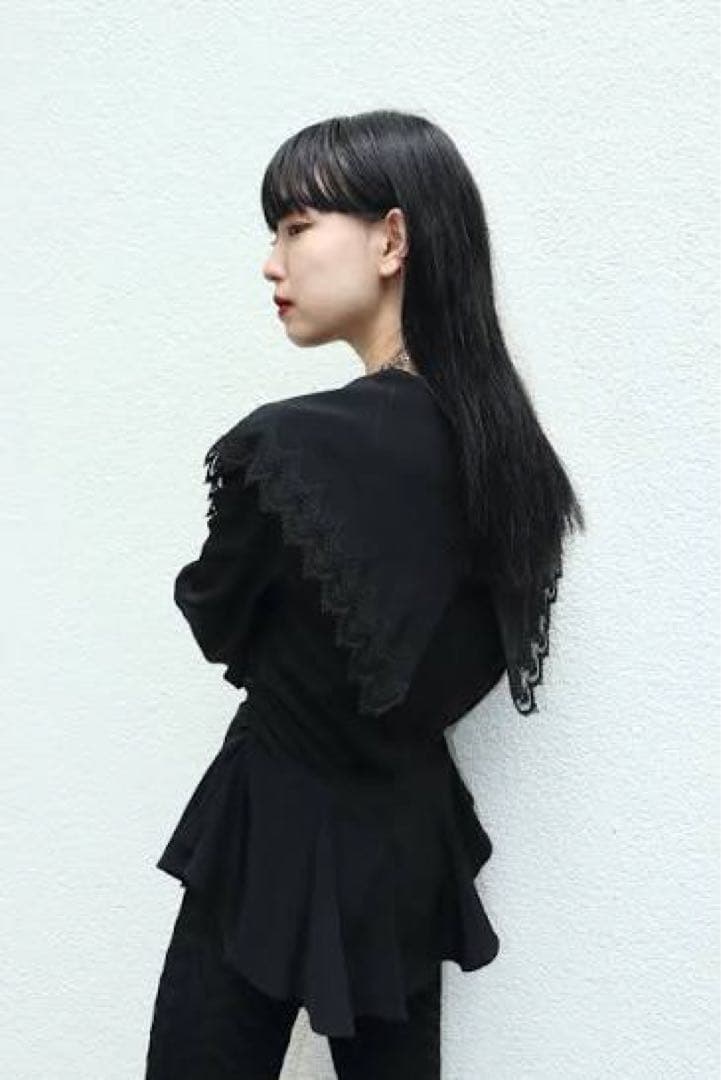 FLORAL EMBROIDERED BLOUSE fetico - メルカリ