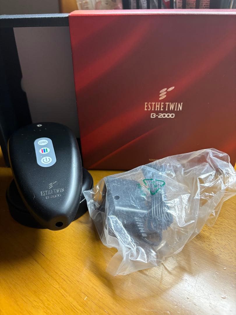 ESTHE TWIN B-2000 美顔器 - メルカリ