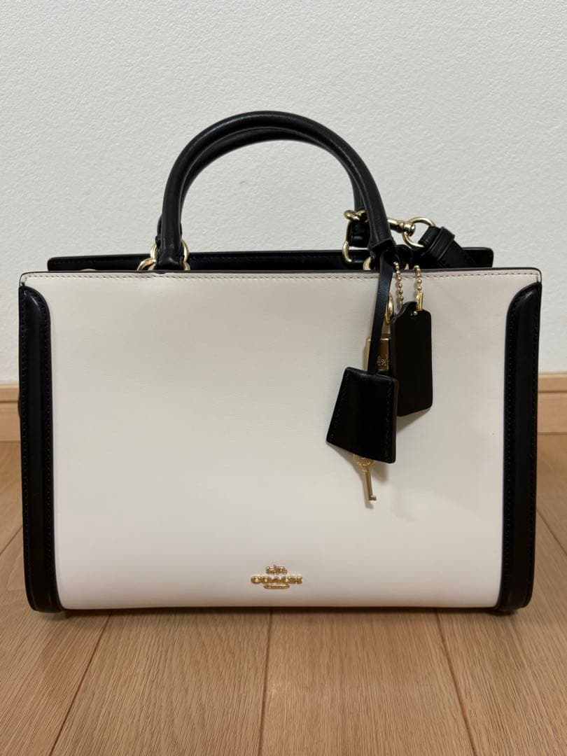 【1月4日迄 値下げ】COACH バッグ ホワイト・ブラック コーチ COACH バッグ （ブラック） - ファッション通販 MAGASEEK