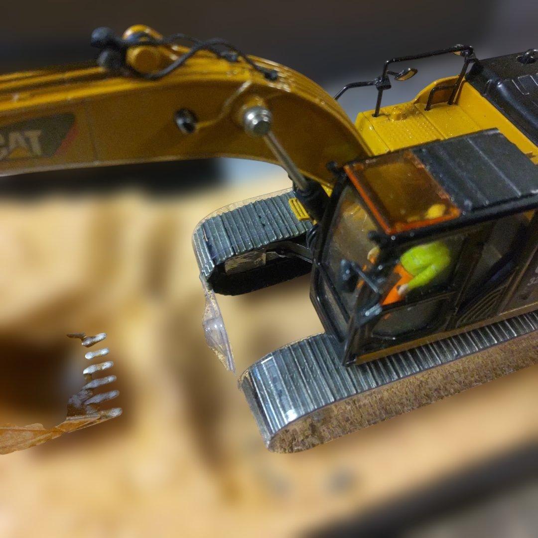 キャタピラー建機CAT 320F WEATHERED 1/50 - メルカリ