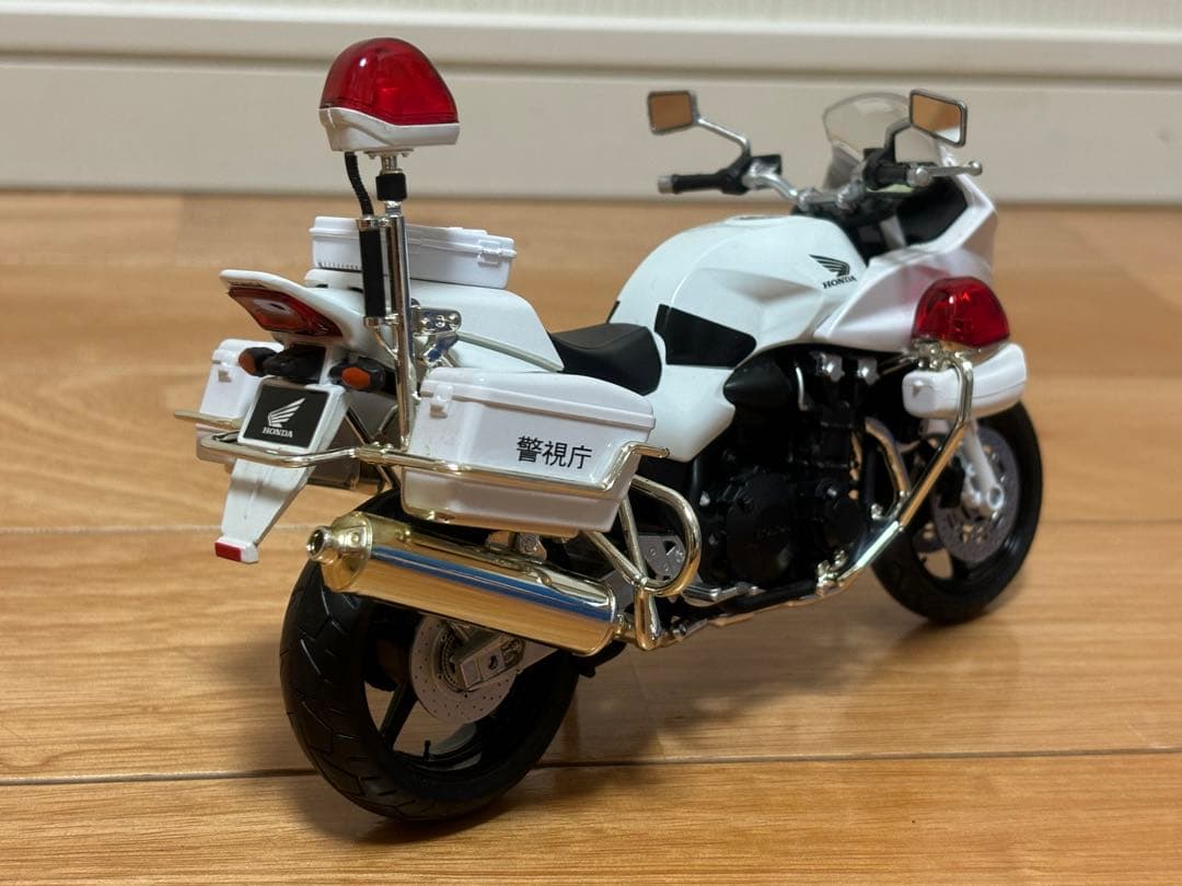 限定3000台 HONDA CB1300P 新型 1/12スケール 警察白バイ 1/12 大阪