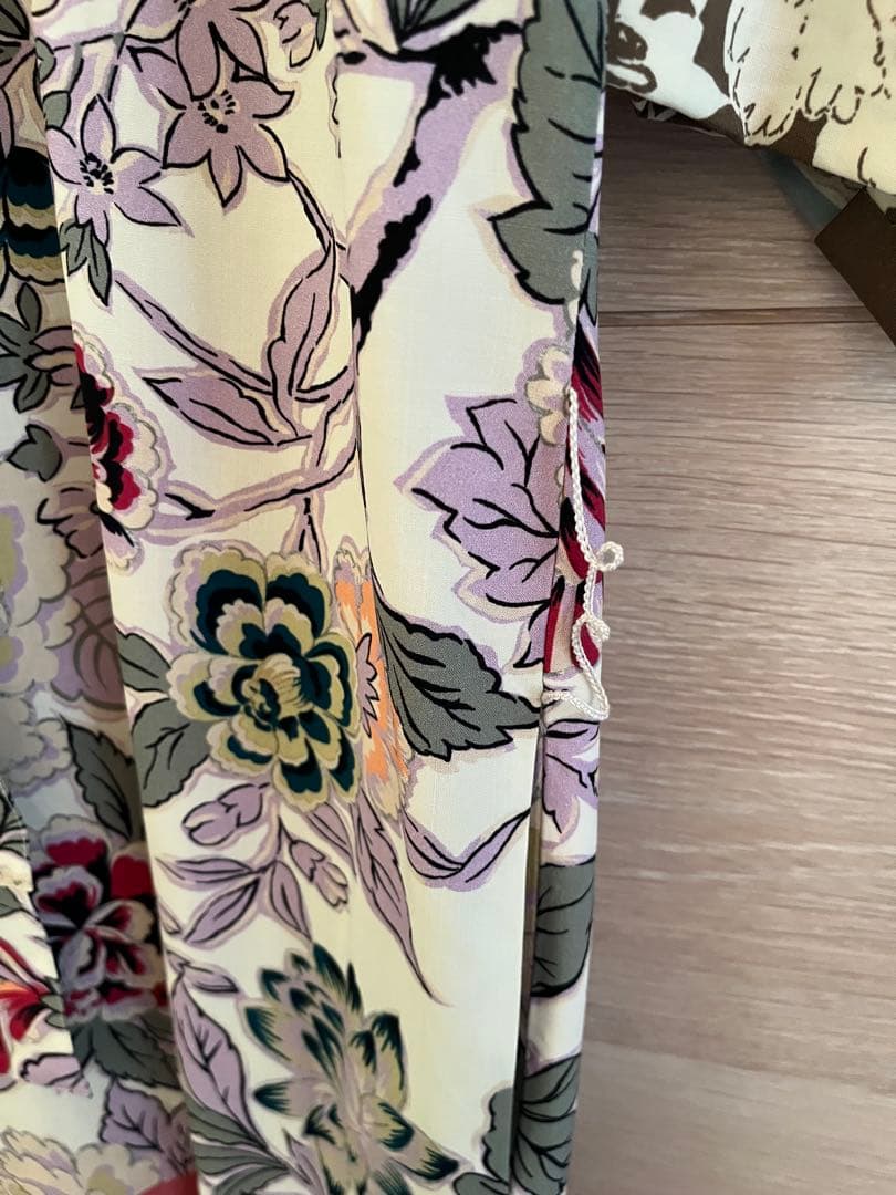 ☆一回着用☆クリーニング済み☆エトロ 花柄 半袖 ひざ丈ワンピース 40