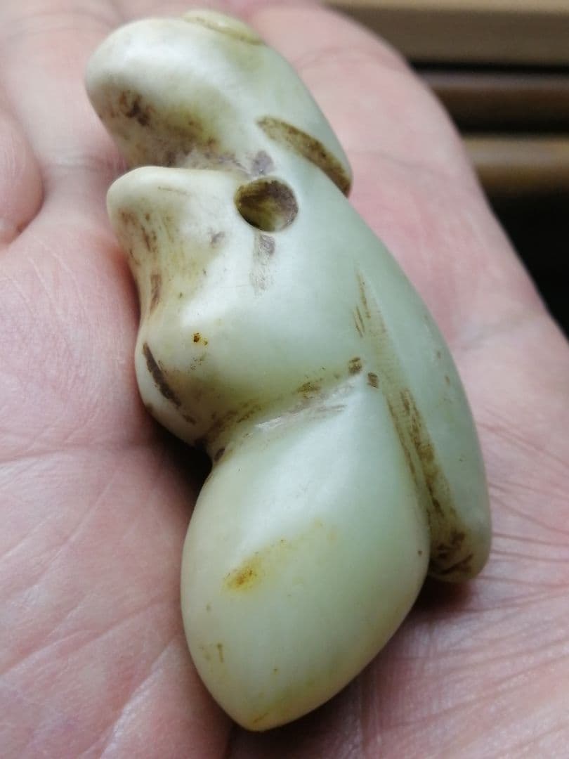 ★縄文期『糸魚川翡翠獣形勾玉』出土品　7.3cm　儀式勾玉　非常に珍しい勾玉です