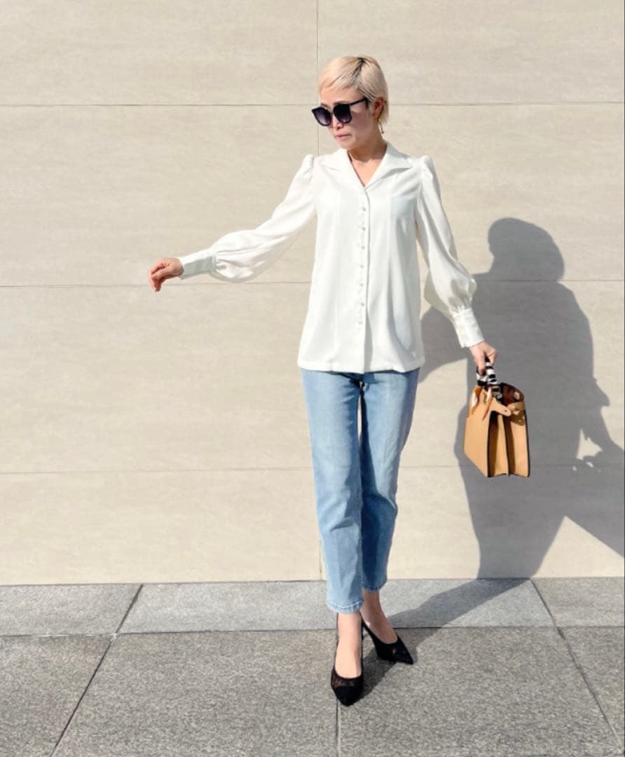 美品】JENNE オープンカラーブラウス ホワイトの通販はau PAY