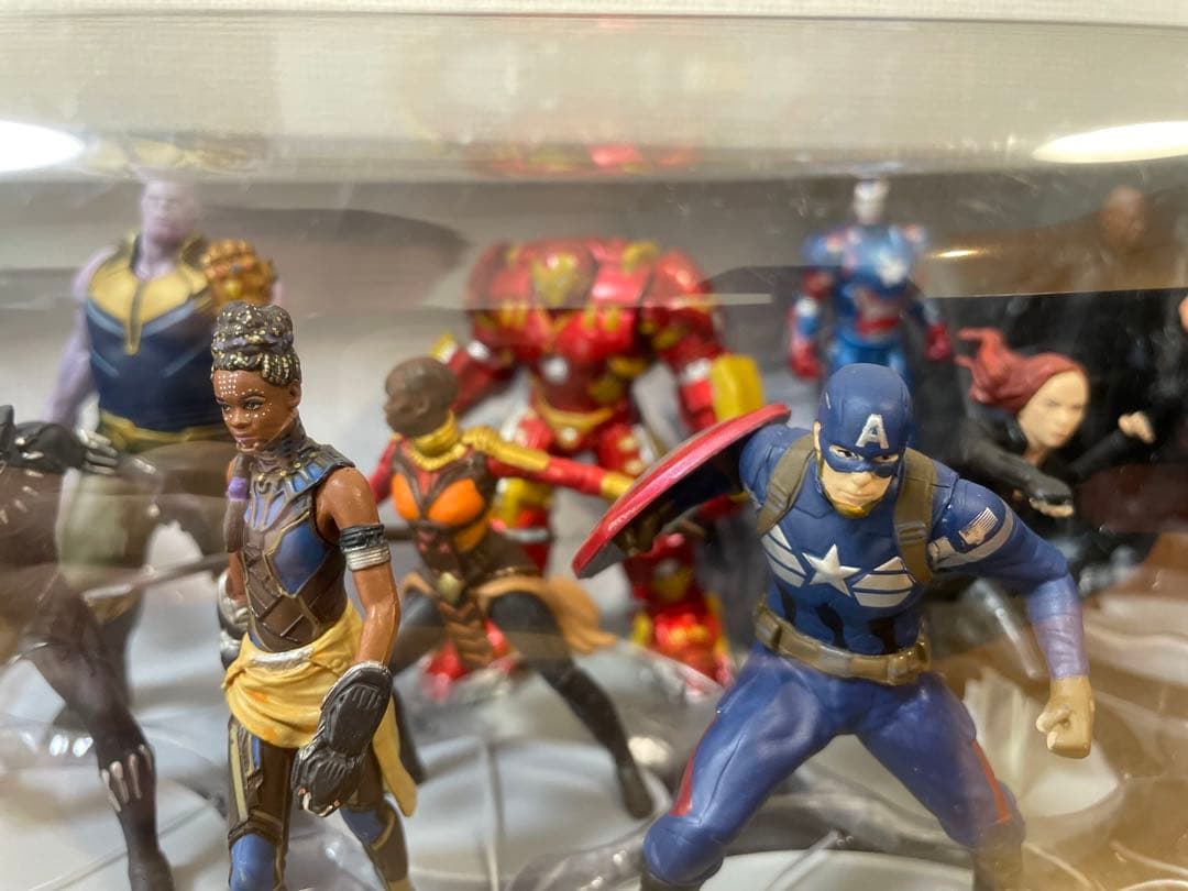 マーベル 10周年 メガフィギュアセット - メルカリ