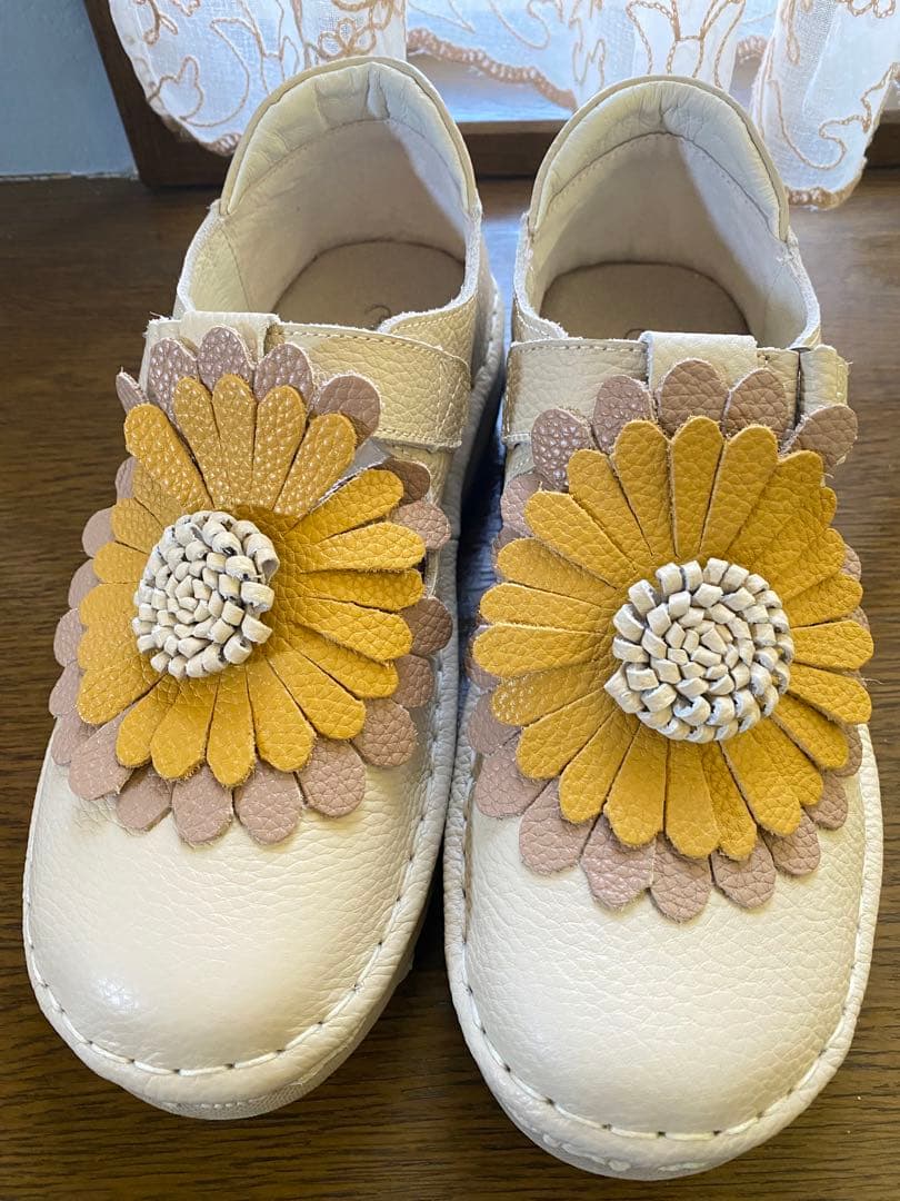 エスタシオン　スリッポン　本革　フラワー　ベルト　アイボリー　希少！ エスタシオン スリッポン 本革 フラワー ベルト アイボリー 希少