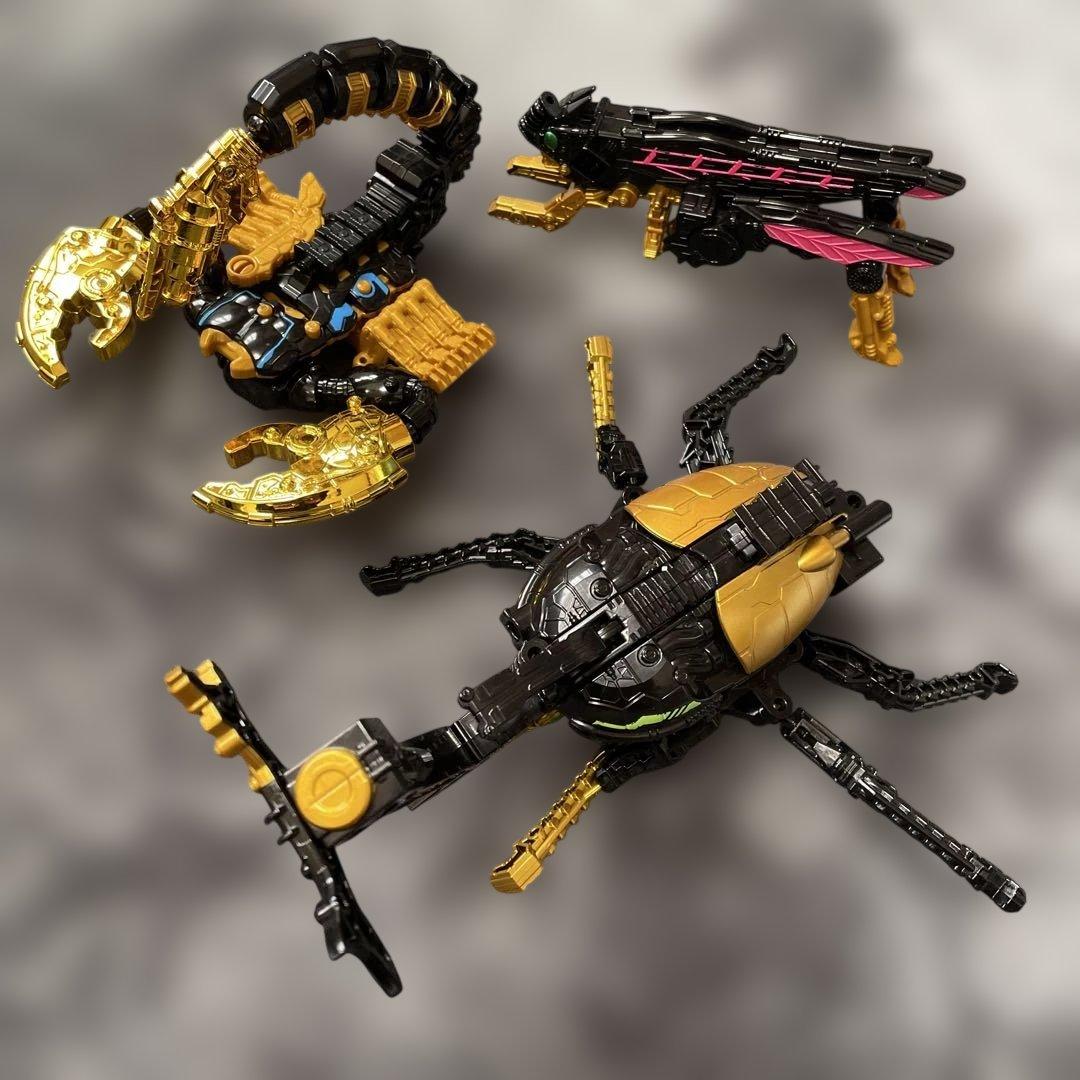 DX3大シュゴッドセット ゴッドカブト ゴッドスコーピオン ゴッドホッパー 楽天市場】王様戦隊キングオージャー DX3大シュゴッドセット DXゴッド