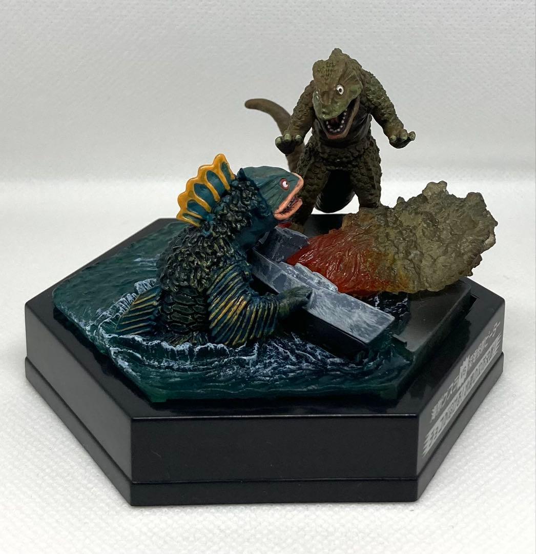 怪獣大決闘 ウルトラパノラマファイト【ゲスラvsピーター】バンダイ