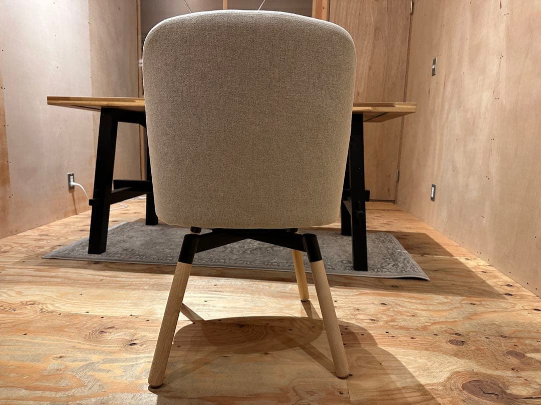 IKEA ヤンオロフ 2脚セット 回転ダイニングチェア ベージュ