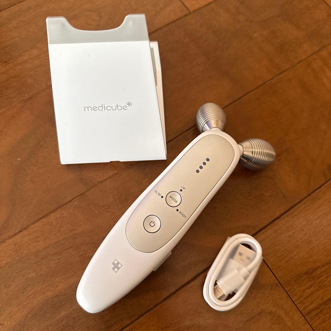 Medicube AGE-R EMS ダーマショット オンライン で 販売