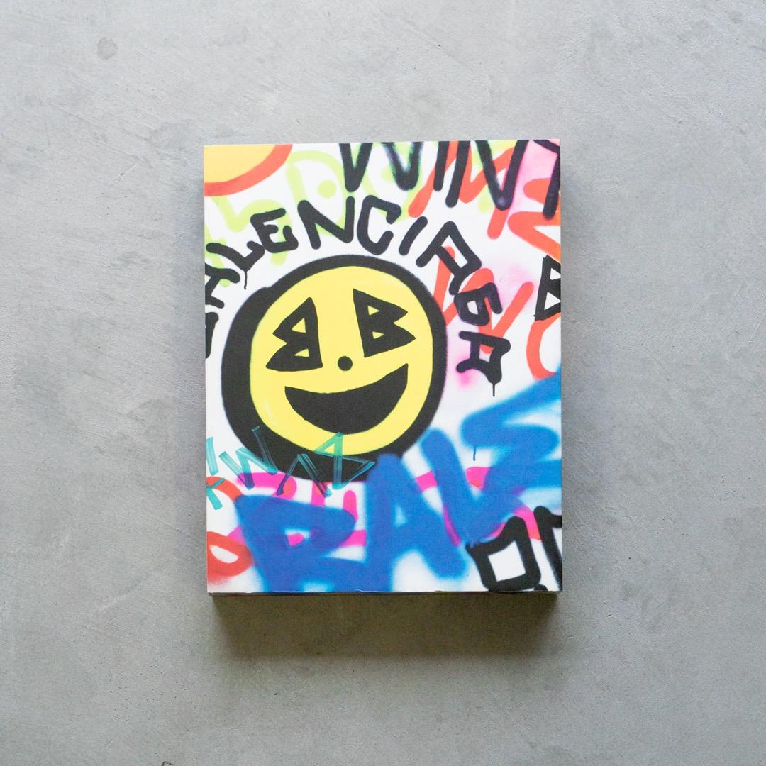 Balenciaga Winter 18 バレンシアガ デムナ 写真集 - メルカリ