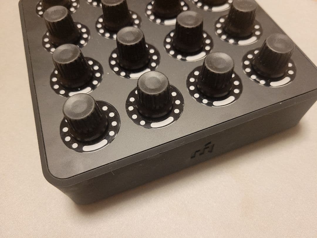 MIDI FIGHTER TWISTER MF-0007