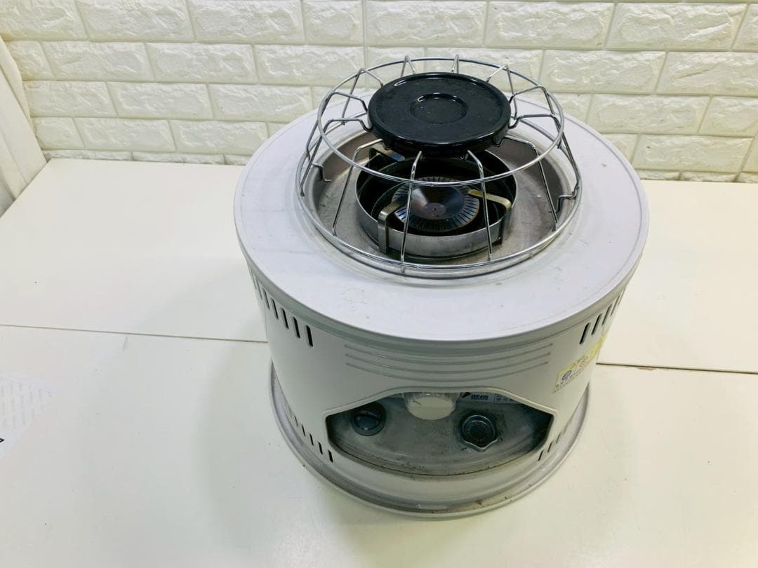 240Z トヨトミ 石油コンロ HH-210 ホワイト2017年製 送料込 - メルカリ