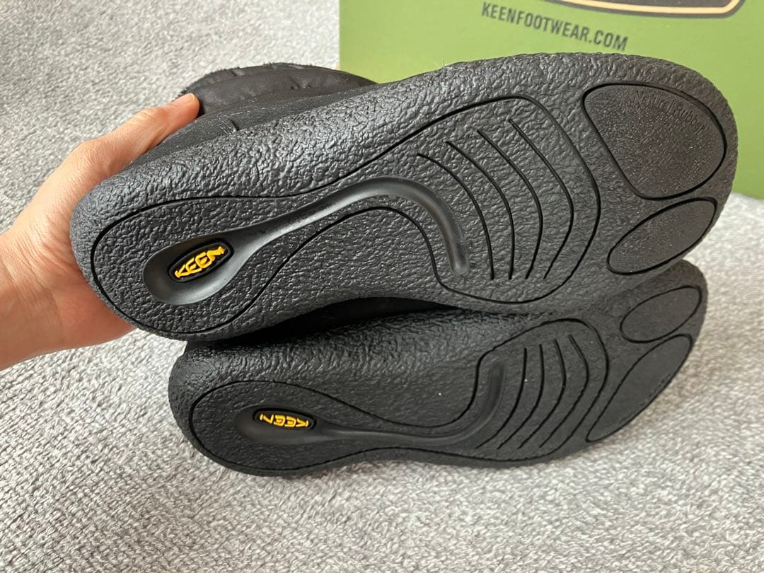 KEEN ショートブーツ ハウザーフォールド ダウン ブーツ 24.5 - メルカリ