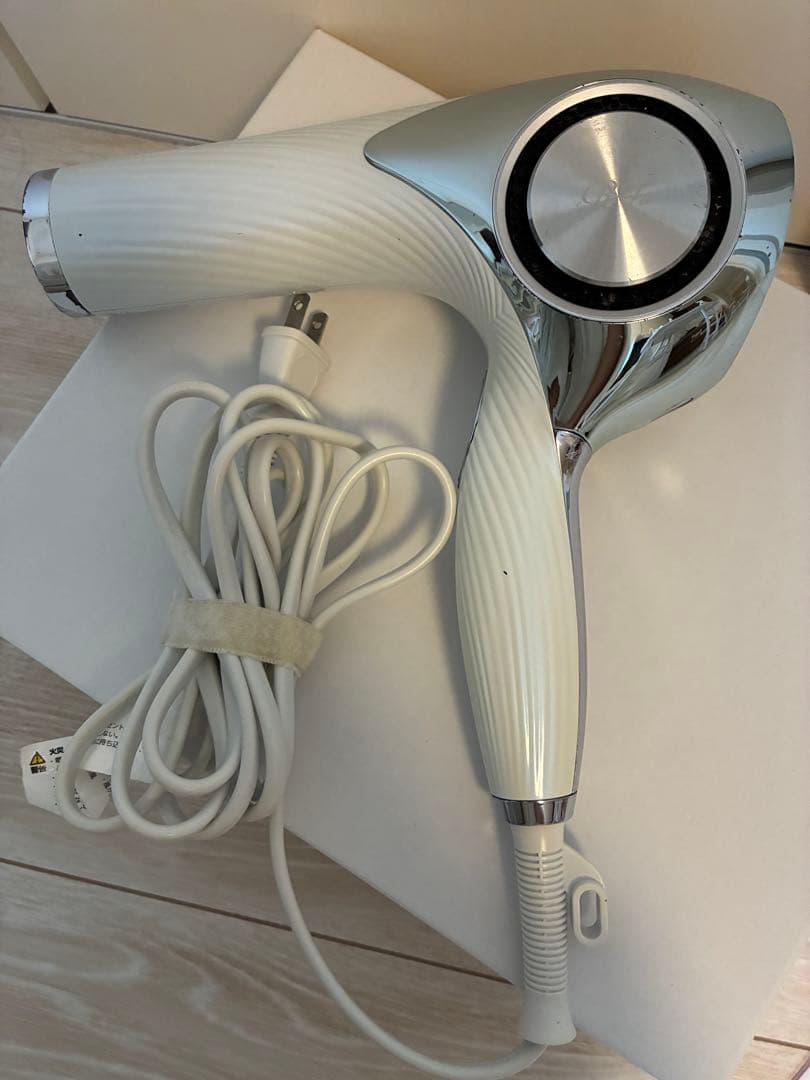 ジャンク品】ReFa ホワイト ヘアドライヤー - メルカリ