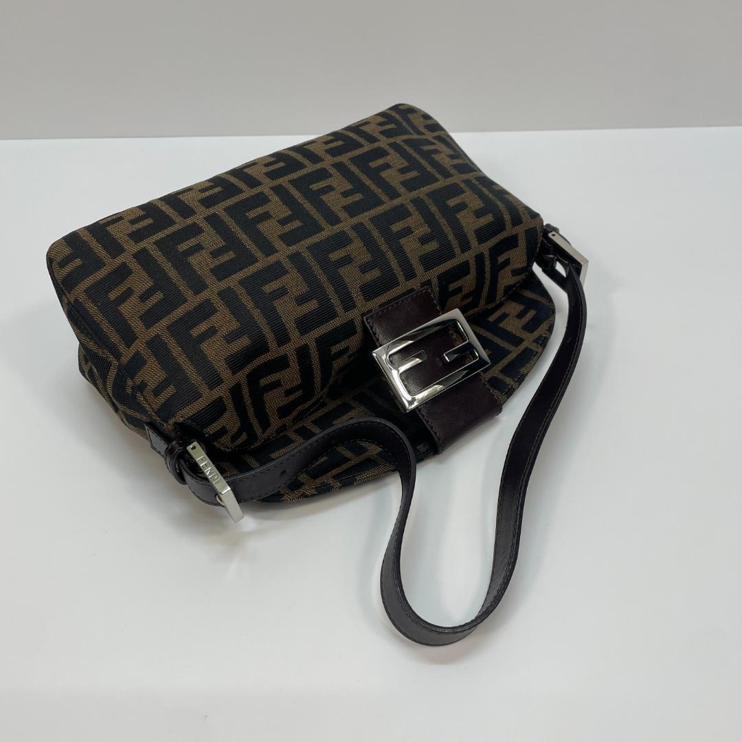 FENDI 26725 マンマバケット ワンショルダー ズッカ柄 MBZ415 - メルカリ