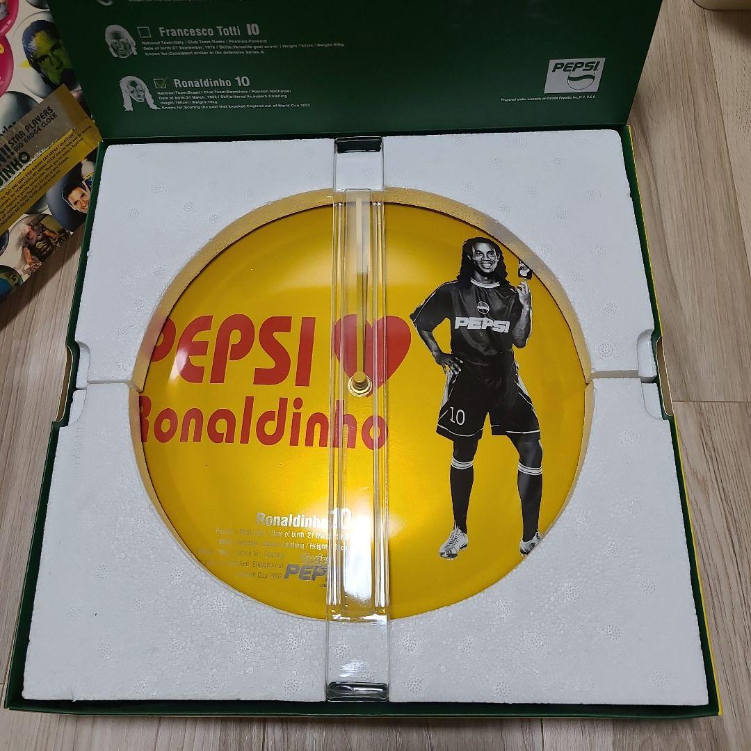 秩*父様 【希少】ロナウジーニョ・缶バッチ型時計・ペプシPEPSI