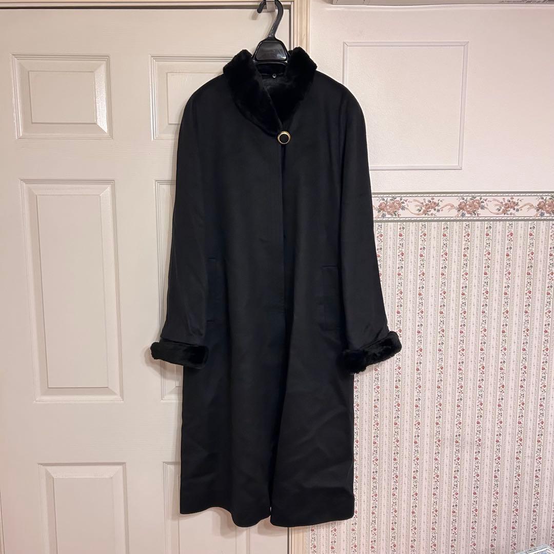 カシミヤ100%【新品未使用】ファー付きロングコート　黒 sankyo shokai（三京商会） ＜爆買＞カシミヤ 100％ ダブル ロング