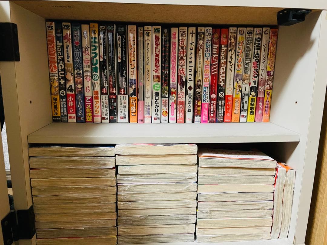 [写真追加] 漫画＆ライトノベルまとめ売り　目算約2200冊