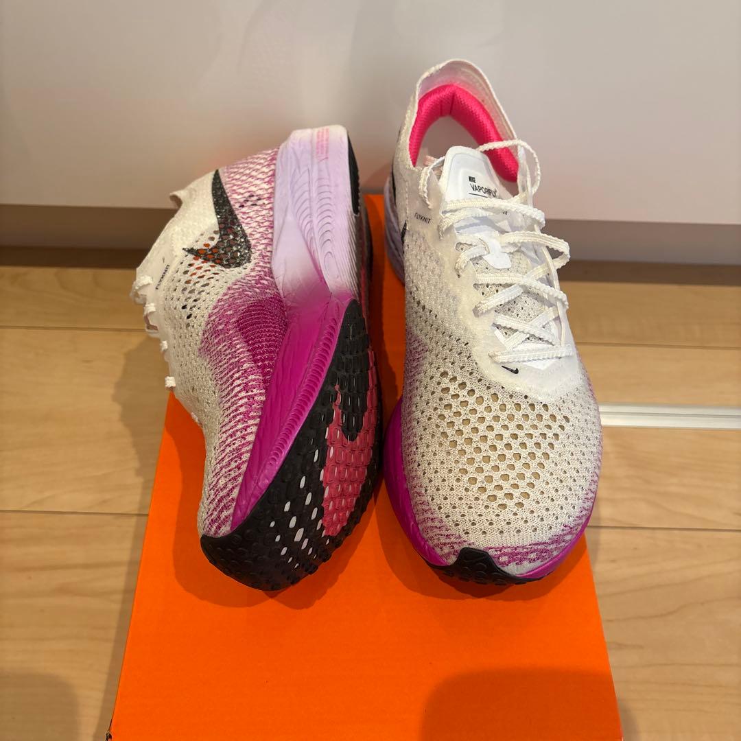 ナイキ ボメロプラス 25.5センチの通販はau PAY マーケット - 輸入雑貨