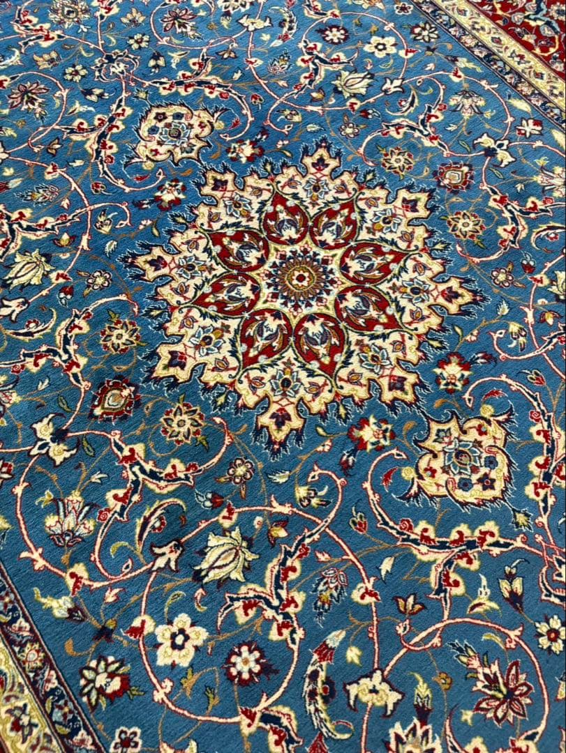 ペルシャ絨毯 イスファハン産（セイラフィアン工房）サイズ約211x152cm