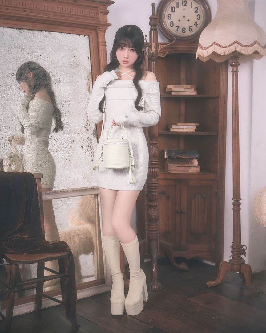 ミシェルマカロン ギャザーオフショルニットワンピース ギャザーオフショルニットワンピース フリーサイズ ホワイト - メルカリ