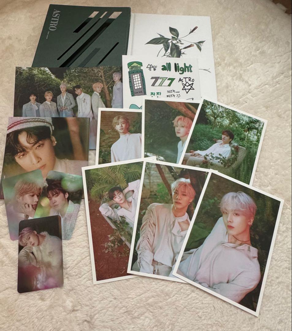 ASTRO ファースト アルバムALL Light2種 - メルカリ