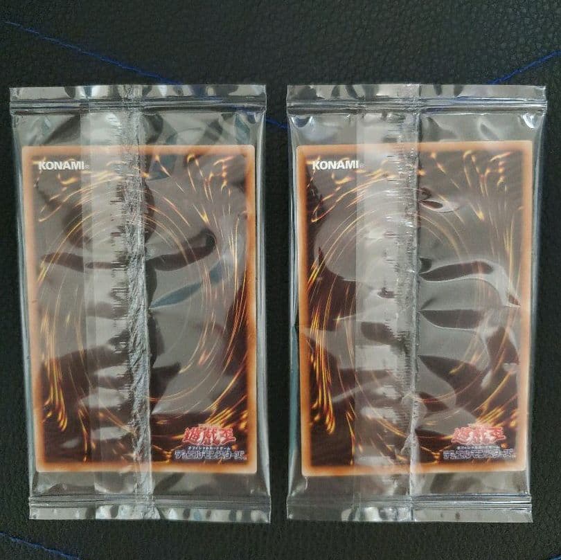 WCS 2015 記念品 ブラック・マジシャン 青眼の白龍 - メルカリ