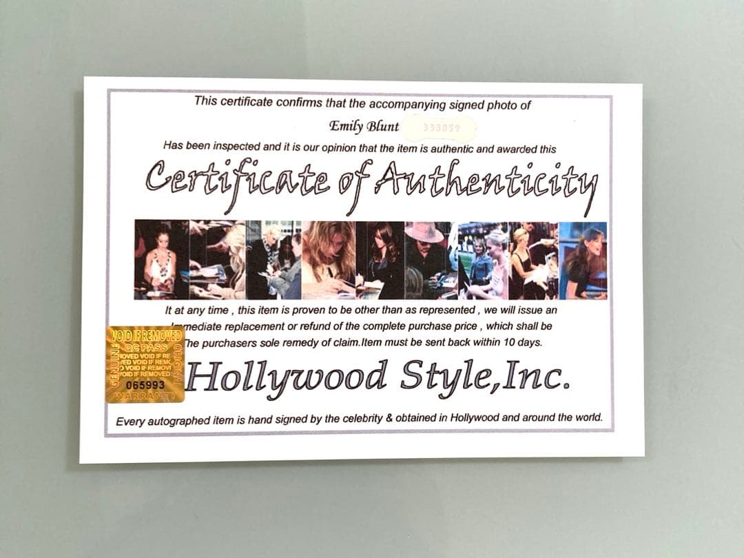 セール中…エミリー・ブラント直筆サイン入り2Lサイズ写真‥ナターシャの歌に‥