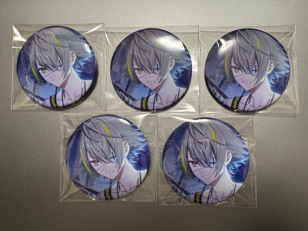 18TRIP 白光琉衣 缶バッジ セット - メルカリ