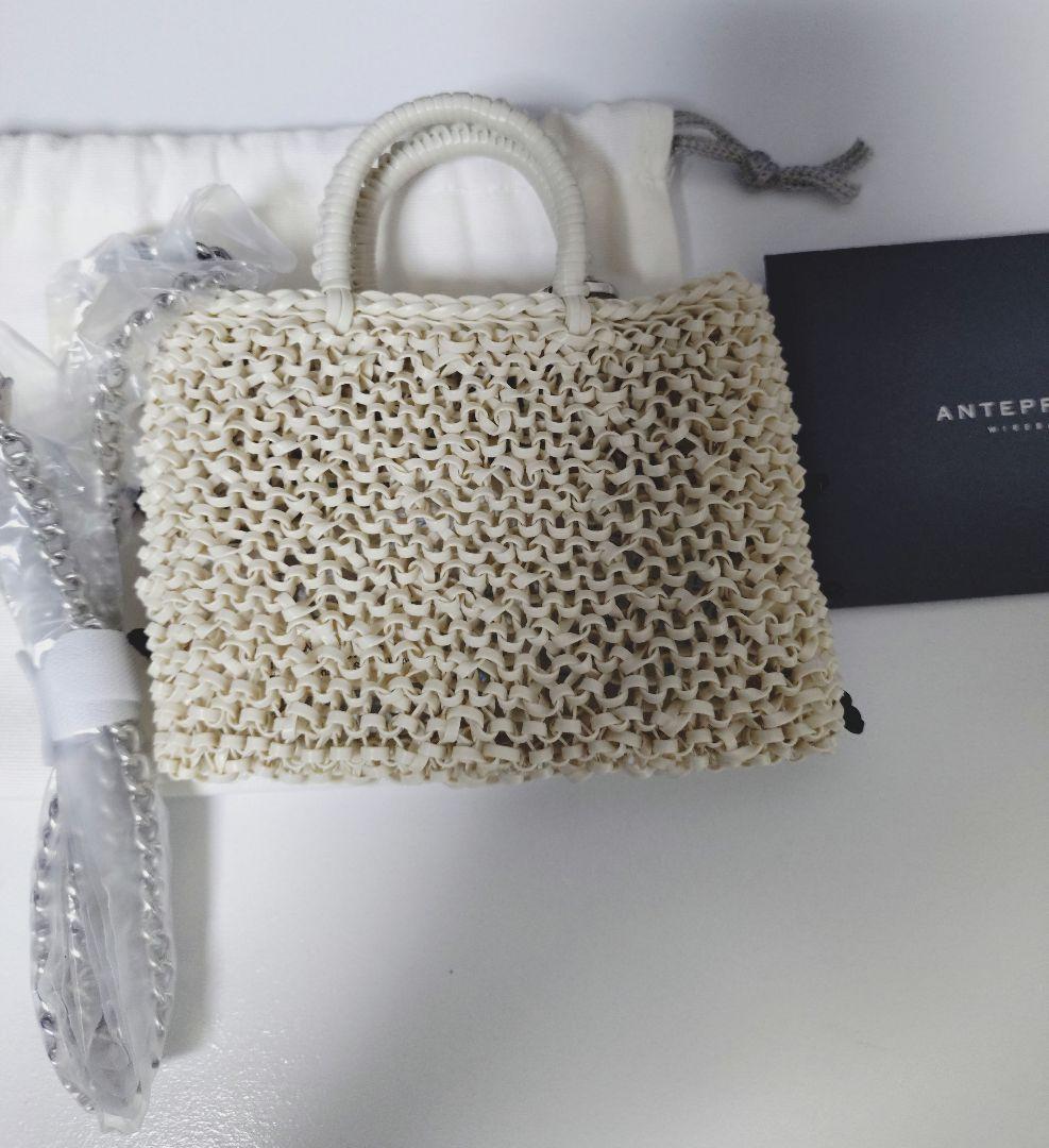 ☆地域限定専用☆アンテプリマ ハローキティピコマットホワイト ポーチ