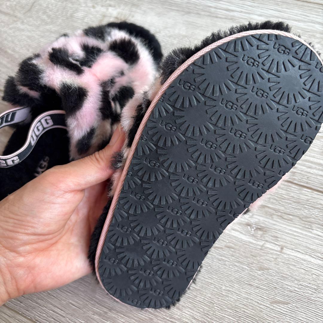 UGG ヒョウ柄ファーサンダル - メルカリ