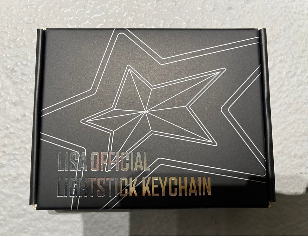限定 LISA OFFICIAL LIGHTSTICK KEYCHAIN - メルカリ