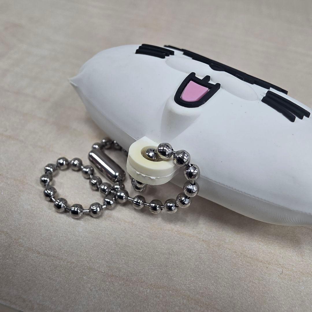 呪術廻戦 芥見下々 単眼猫 ラバー キーホルダー USB - メルカリ