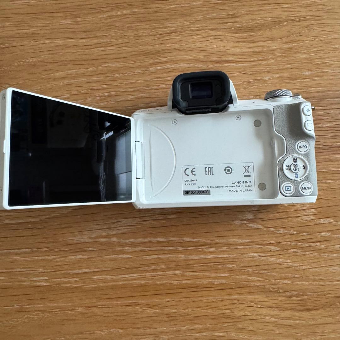 山*田様 《最終値下げ》 Canon EOS kiss M2 ホワイト レンズ2