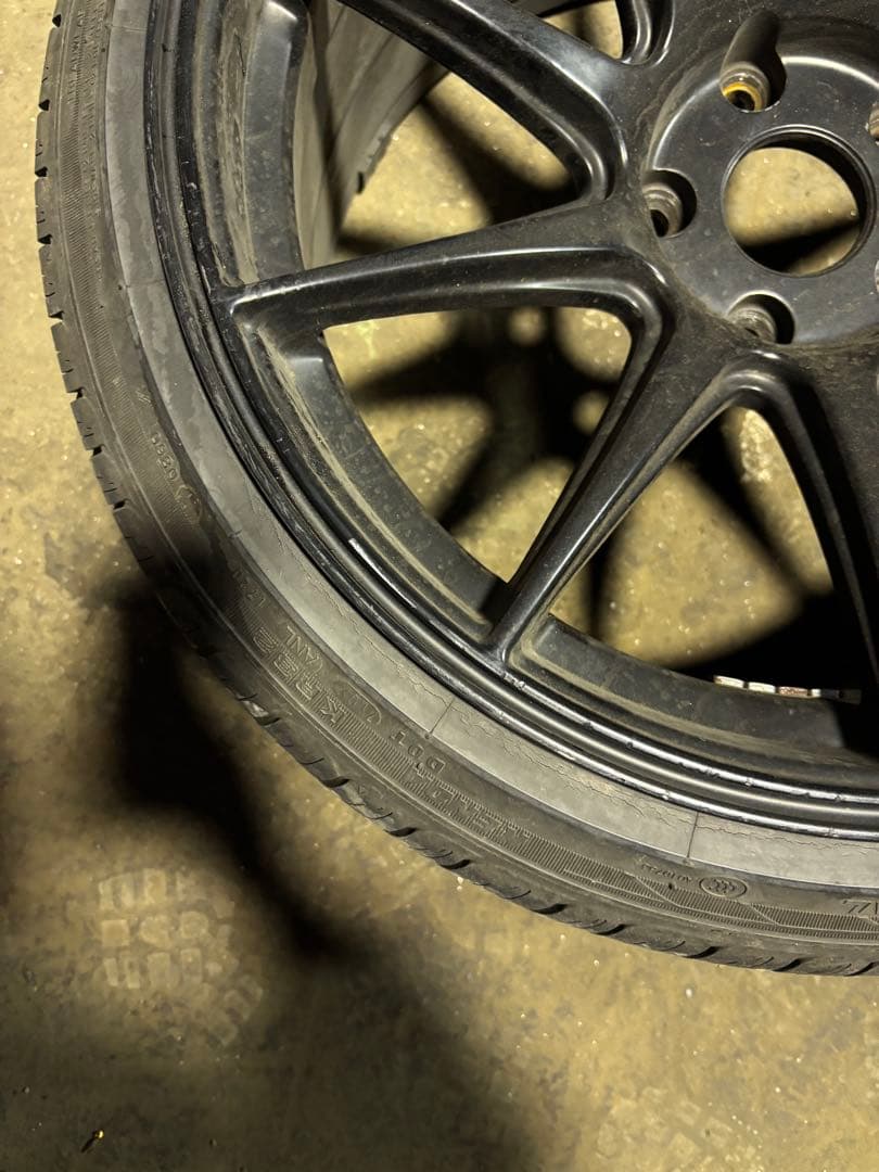 18インチ　9.75J +20 114.3 5穴　タイヤ付き