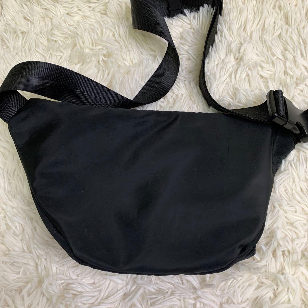 BASICKS ハートウエストバッグ - メルカリ