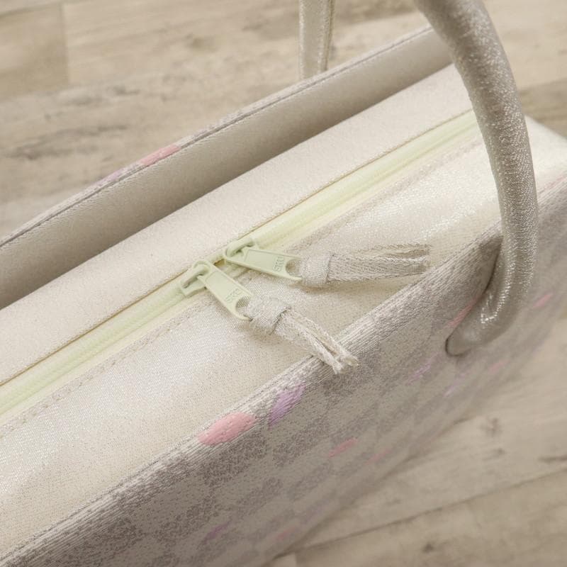 《和装バッグ◆利休バッグ■白地に市松模様■桜花びら刺繍＊着物♪和装Z7-21》