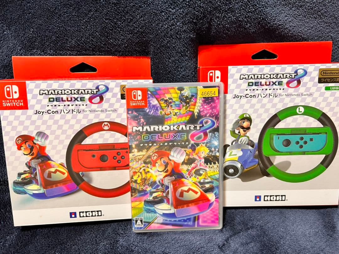 ★暁さん専用★ Switchマリオカート8 デラ Joy-Conハンドル2個 Switch］ マリオカート8 デラックス + JOY-CON ハンドル2個 セット