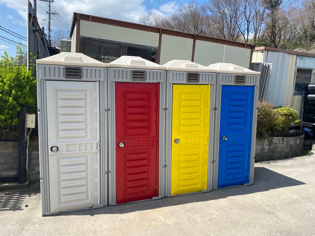 仮設トイレ　中古　清掃済み　簡易洋式タイプ　一台　色選択自由 日野屋 仮設トイレ 簡易水洗式 洋式(陶器便器)＋手洗い WGX-WQLHP ドア