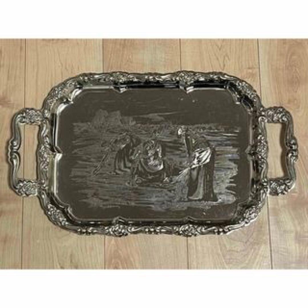 浮彫り装飾の金属製トレイ 動物浮き彫り金属トレイ - メルカリ