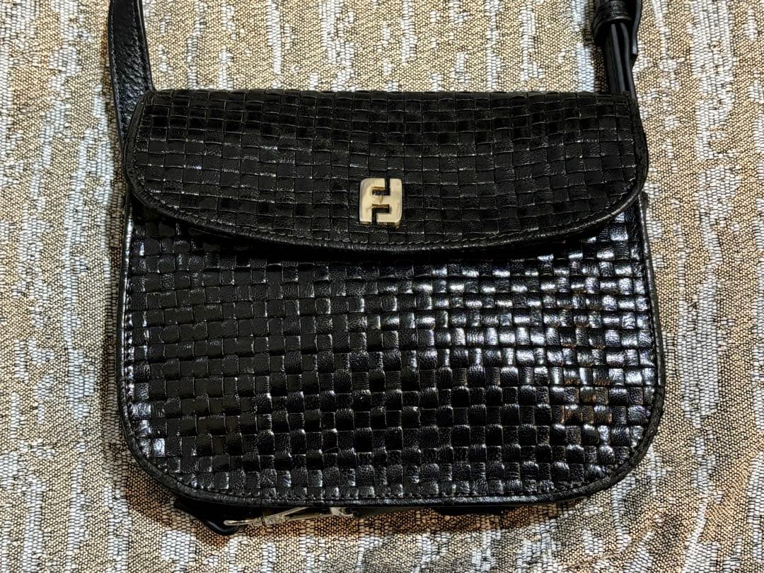 FENDI フェンディ 編み込みレザー ショルダーバッグ - メルカリ