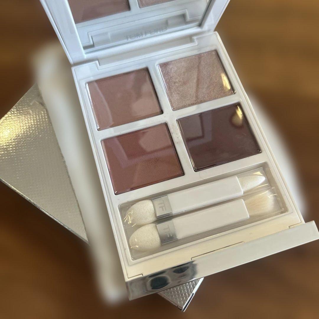 トムフォードビューティ ソレイユアイカラークォード シャレーミンク 限定 トム フォード ビューティ / アイ カラー クォード 01SN シャレー