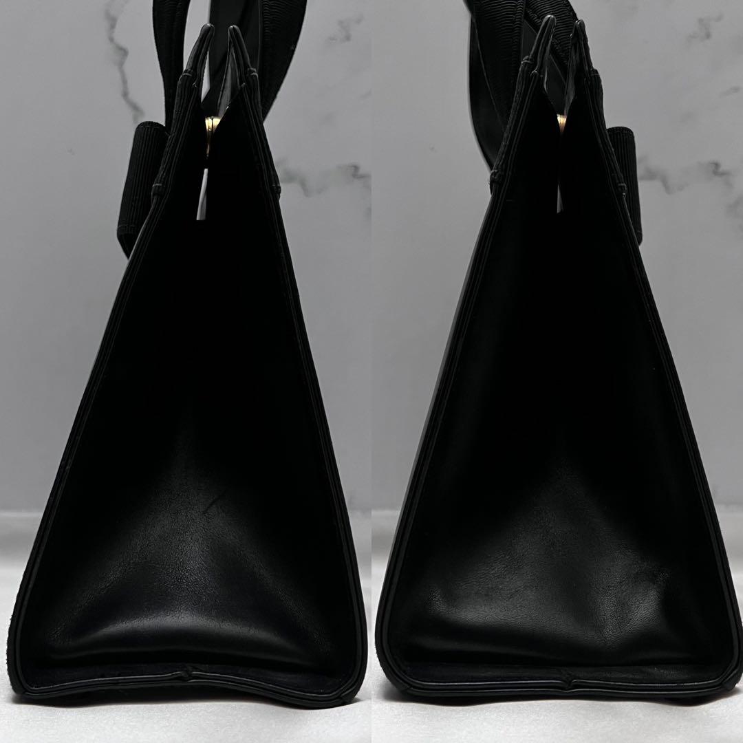 ◇極美品◇フェラガモ ヴァラリボン ハンドバッグ カーフレザー