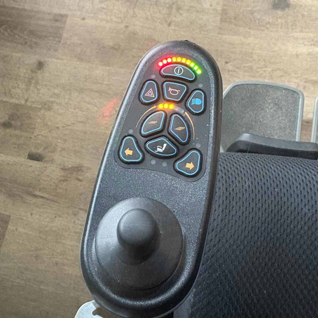 PER MOBIL 電動車椅子 前輪駆動 C300 現状品 - メルカリ