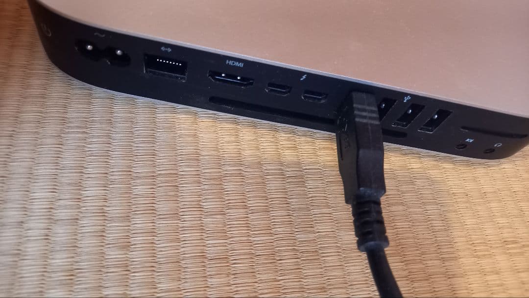 Apple Mac mini Late 2014 SSDディスク付