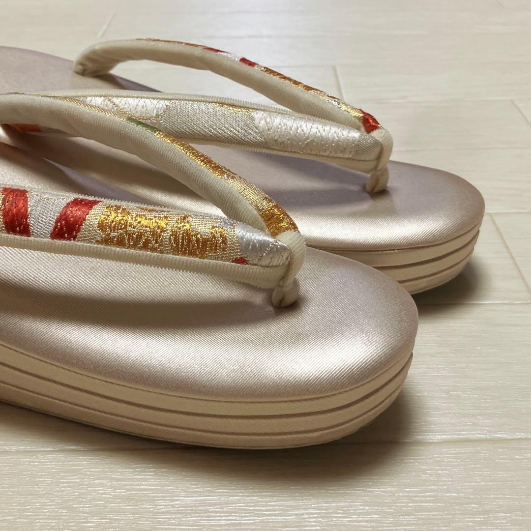 《美品》西陣織　草履バッグセット　厚底　金糸　刺繍　大きめバッグ