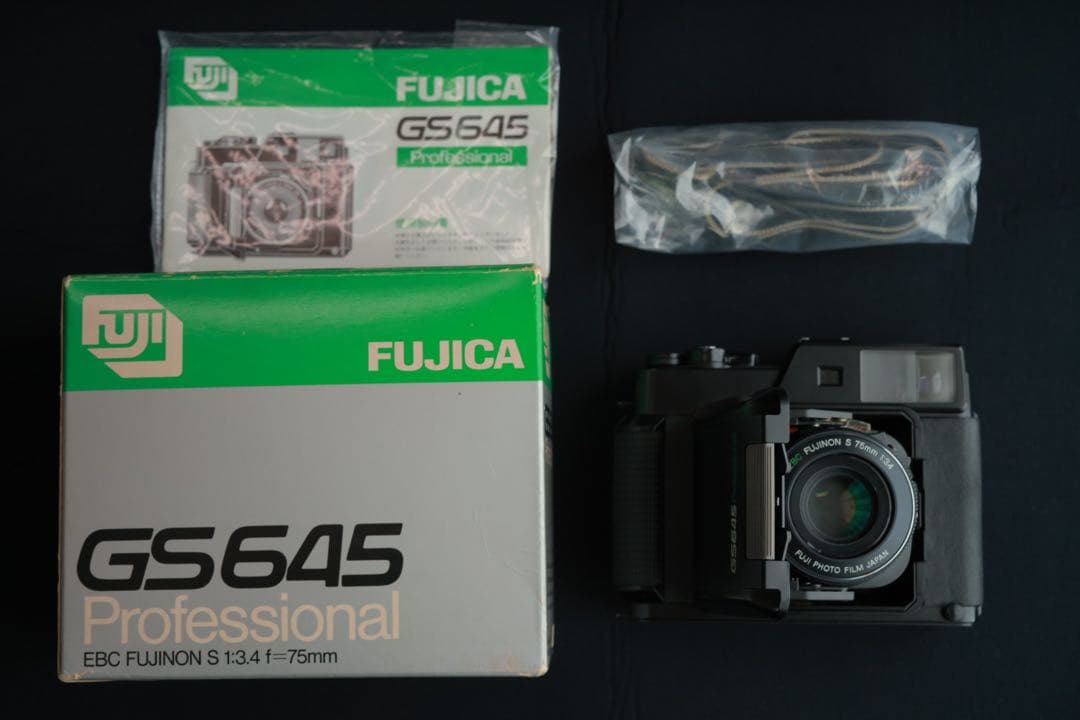 FUJICA GS645 コレクター品 Fujica GS645 Professional - A 6x45 Rangefinder Review - By Rob