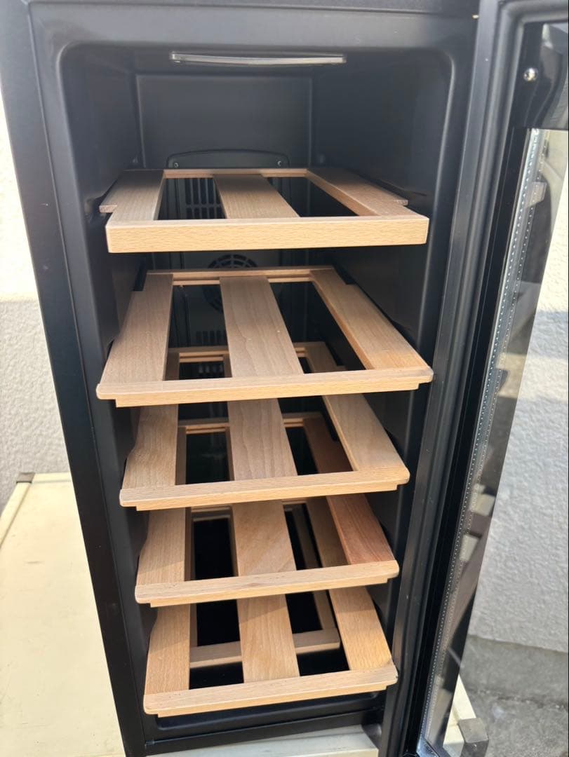 ワインセラー 12本収納 BWC-012P ブラック　ペルチェ式 12ボトル BWC-012P | ワインセラー PlusQ（プラスキュー）公式サイト